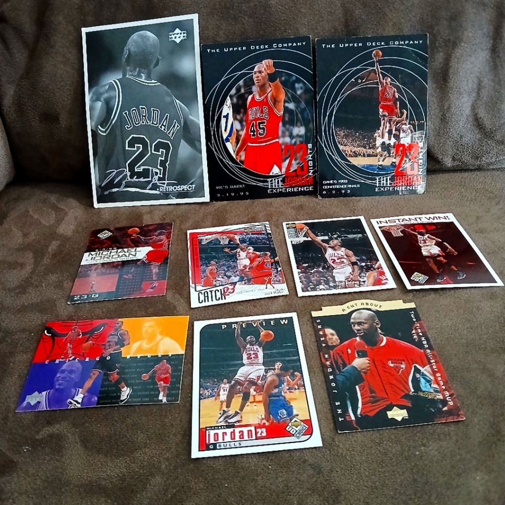 Lot of 10 Michael Jordan basketball cards.